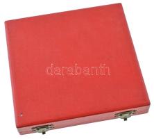 Sz. Egyed Emma (1935-2016) DN A soproni Fabricius-ház belső udvarának loggiáját ábrázoló egyoldalas,...