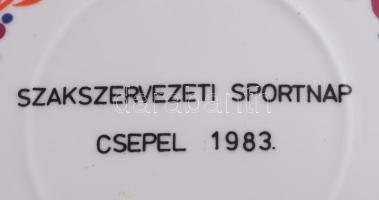 6 darab magyar porcelán kulacs, közte 2 db Zsolnay darab, jelzett, m: 7-16 cm