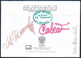 Szovjet űrhajósok aláírásai emlékborítékon: Valentyina Vlagyimirovna Tyereskova (1937- ), Valerij Vi...