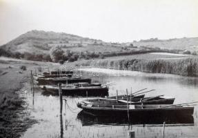 Tihany. Gyökér László fényképei, Passuth László előszavával. Bp., 1967, Corvina. Egészoldalas, feket...