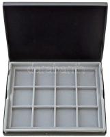 Érmetartó kazetta kivehető tálca nélkül, összesen 12db, 50x50mm-es férőhellyel. Használt, de jó álla...