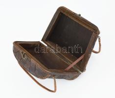 Antik fa táska, kopott, 20x15 cm