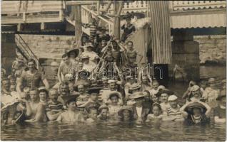 Abbazia, Opatija; strand, fürdőzők / beach, bathers. H. Porkert photo