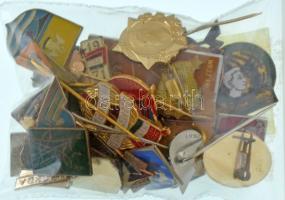 ~40db-os magyar és külföldi, főleg szocialista korabeli jelvénytétel T:vegyes