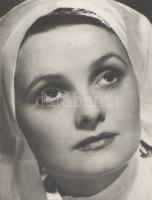 Rácz Vali (1911-1997) magyar színész- és énekesnő autográf aláírása egy 225x180 mm-es papírlapon, fe...