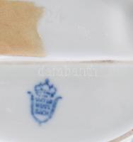 Unterweissbach lány kosárral. Terv.: Kurt Steiner. Jelzett, kézzel festett, m: 25 cm