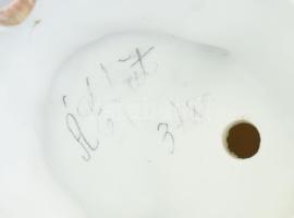 Reneszánsz hölgy porcelán figura. Festett biszkvit porcelán, jelzett, ujjhiánnyal, m: 16,5 cm