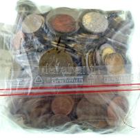 Vegyes, magyar és külföldi érmetétel mintegy ~1kg súlyban, T:vegyes Mixed, Hungarian and foreign coin lot (~1kg) C:mixed