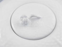 Fehér porcelán teakiöntő és tejkiöntő. Jelzés nélkül, h: 15-24 cm