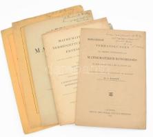 Matematikai, természettudományos témájú tanulmányok, különlenyomatok, össz. 7 db, mindegyik a szerző által Réthy Mór (1846-1925) matematikus, fizikus, az MTA tagja részére DEDIKÁLT (neves magyar és külföldi tudósok által): Krazer, Adolf (1858-1926): Verhandlungen des dritten internationalen Mathematiker-Kongresses in Heidelberg vom 8. bis 13. August 1904.; Schlesinger Lajos (1864-1933): A lineár differentiálegyenletek rendszereinek elméletéhez.; Az Hermite-féle alakról.; Sur la théorie des fonctions algébriques.; Levi-Civita, Tullio (1873-1941): Atti del IV Congresso internazionale dei matematici (Roma, 6-11 aprile 1908).; Deduzione rigorosa di una relazione fondamentale nella teoria del calore raggiante.; Sull&#039;attrazione esercitata da una linea materiale in punti prossimi alla linea stessa. Kiadói papírkötés, változó állapotban. Mind a 7 füzet dedikált! + Függelék a magyar kir. József-műegyetem szervezeti szabályzatához, 9 p.