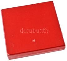 DN "Csongrád Megyei Tervező Vállalat" egyoldalas bronz plakett, eredeti tokban (85mm) T:AU