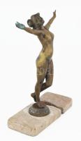 Táncoló akt. Art deco bronz szobor, sérült márvány talapzaton, jelzés nélkül, patinával, m: 33 cm