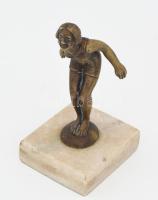 Bronz art deco úszónő figura, márvány talapzaton, m: 14 cm