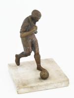 cca 1940, Bronz focista figura, márvány talpazaton, patinás, m: 18 cm