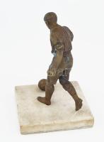 cca 1940, Bronz focista figura, márvány talpazaton, patinás, m: 18 cm