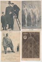 14 db RÉGI cirkuszi motívum képeslap vegyes minőségben: mutatványosok / 14 pre-1945 circus motive postcards in mixed quality: acrobats