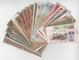 22db-os vegyes bankjegy tétel, közte Olaszország, Egyiptom, Dél-Afrika stb. T:F-G 22pcs of mixed banknote lot, from countries such as Italy, Egypt, South Africa etc. C:F-G