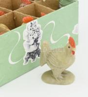 12 db kínai jáde tyúk figura, eredeti dobozában, egyenként 4 cm