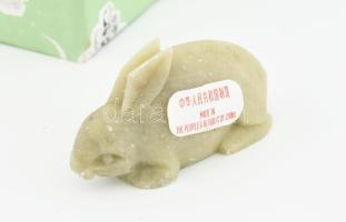 12 db kínai jáde nyúl figura, eredeti dobozában egyenként 5,5 cm