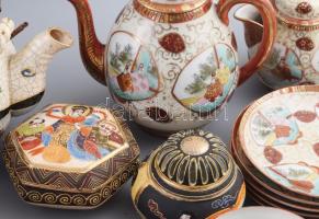 25 darabos vegyes japán és japán témájú porcelán tétel, közte ritka és érdekes darabokkal, sérülések...
