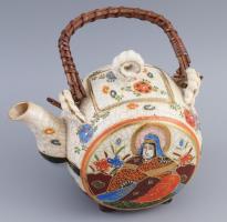 25 darabos vegyes japán és japán témájú porcelán tétel, közte ritka és érdekes darabokkal, sérülések...