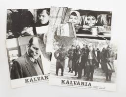 cca 1989 előtt készült ,,Kálvária" című szovjet film jelenetei és szereplői, 10 db vintage produkciós filmfotó (vitrinfotó, lobbyfotó) ezüst zselatinos fotópapíron, a használatból eredő (esetleges) kisebb hibákkal, 18x24 cm