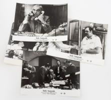 cca 1989 előtt készült ,,Kék hegyek" című szovjet film jelenetei és szereplői, 6 db vintage produkciós filmfotó (vitrinfotó, lobbyfotó) ezüst zselatinos fotópapíron, a használatból eredő (esetleges) kisebb hibákkal, 18x24 cm