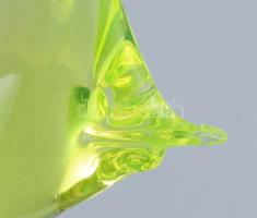 Hal alakú antik uránnal színezett asztaldísz, jelzés nélkül, kis pattogzással, m: 12,5 cm