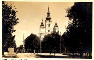 Csurog, Curug; Szerb ortodox templom, katonák / Serbian Orthodox church, soldiers. Ernszt József fén...