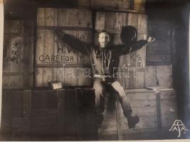 cca 1930-1940 15 db fotó a Szerelem ellenőre és egyéb filmek jeleneteivel, hátoldalon Leon Gaumont j...