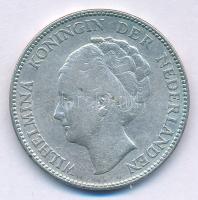 Hollandia 1931. 1G Ag "I. Vilma" T:VF 
Netherlands 1931. 1 Gulden Ag "Wilhelmina I&q...