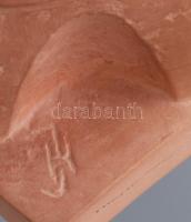 Horváth János (Budapest, 1940 - ): Szerenád. Égetett kerámia, jelzett a talpon: HJ, m: 29,5 cm