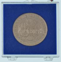 1977. 200Ft Ag "Nemzeti Múzeum" plombált "MNB" plasztiktokban T:UNC (eredetileg ...