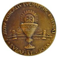 Madarassy Walter (1909-1994) 1938. &quot;XXXIV. Nemzetközi Eucharisztikus Kongresszus Budapest&quot; bronz kitűző hátlapon &quot;Ludvig Bp.&quot; gyártói jelzéssel (23mm) T:AU