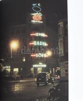 Fényképezte Zsigmond Vilmos. 2015, Ludwig Múzeum - Kortárs Művészeti Múzeum. Kiadói kartonált kötés,...