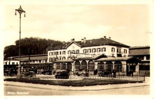 Olten, Bahnhof / railway station, automobiles