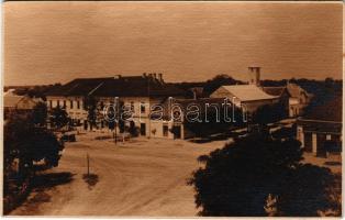 1932 Perjámos, Periam; utca, Carol Jochmann üzlete / street, shop. photo (fl)