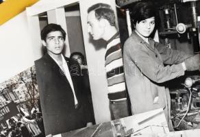 cca 1970 100 db fotó a Villamosszigetelő és Műanyaggyár életéből, munkások, üzemek, a dolgozók szaba...