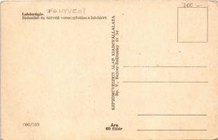 Labdarúgás, Fenyvesi Máté (Kinizsi, mai FTC, Fradi) balszélső és hátvéd versenyfutása a labdáért - f...