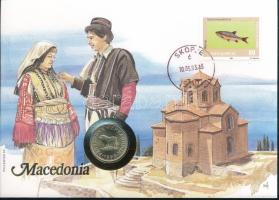 Macedónia 1993. 1D Cu-Ni felbélyegzett borítékban, bélyegzéssel, német nyelvű tájékoztatóval T:UNC Macedonia 1993. 1 Denar Cu-Ni in envelope with stamp, cancellation and a prospectus in german C:UNC