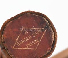 Antik Kertész Tódor Budapest Slazengers fa teniszütő, merevítővel, sérült húrozással, h: 70 cm