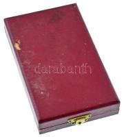 1964. "A Munka Érdemrend" bronz fokozata, zománcozott bronz kitüntetés mellszalagon, minia...