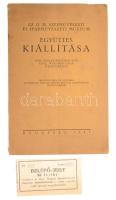 Az O. M. Szépművészeti és Iparművészeti Múzeum együttes kiállítása. Özv. Perlep - Procopiusné szül. Werther Olga gyűjteménye. Procopius Béla ajándéka az Országos Magyar Szépművészeti és Iparművészeti Múzeum részére. Bp., 1927, Kir. M. Egyetemi Nyomda, 20 p.+1 t.+XVI t. Fekete-fehér képekkel illusztrált. Kiadói papírkötés, foltos borítóval. Belépőjeggyel.   Procopius Béla (1868-1945) numizmatikus, a Magyar Numizmatikai Társulat alelnöke, diplomata, gyűjtő. Gyűjteményében antik bútorok, könyvek, metszetek, régi fegyverek is szerepeltek, de legfőbb szenvedélye az éremgyűjtés volt.