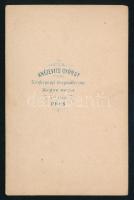 cca 1860-65 Előkelő hölgy portréja divatos fejfedővel, keményhátú fotó Knézevits György pécsi műterm...