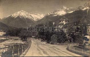 Merano, Meran (Südtirol); street view. Fotografo F. Peter