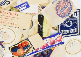 Kb 100 db magyar sajtcímke, gyógyszercímke, kávé és gyümölcskonzerv címke. Nagyrészt sajtcímke