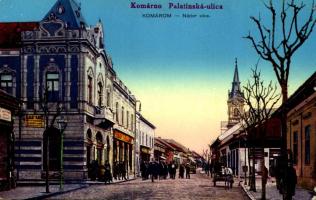 Komárom, Komárno; Nádor utca, Albert Ignác üzlete / Palatinská ulica / street view, shops