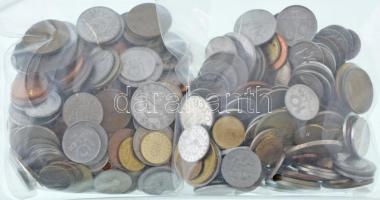 Vegyes, magyar és külföldi érmetétel mintegy ~1kg súlyban, T:vegyes Mixed, Hungarian and foreign coin lot (~1kg) C:mixed