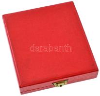 1970. "20 éve a vevők szolgálatában Hajdu-Bihar Megyei Élelmiszer Kiskereskedelmi Vállalat"...