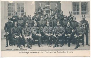 Péterfalva, Petersdorf, Petresti; Freiwillige Feuerwehr der Petersdorfer Papierfabrik 1912. Hofphotogr. E. Fischer / a papírgyár önkéntes tűzoltósága / volunteer fire brigade of the paper mill (felületi sérülés / surface damage)